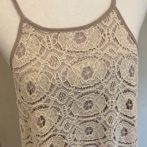 Lace Overlay Cream Tank Top - Picture 5 of 5